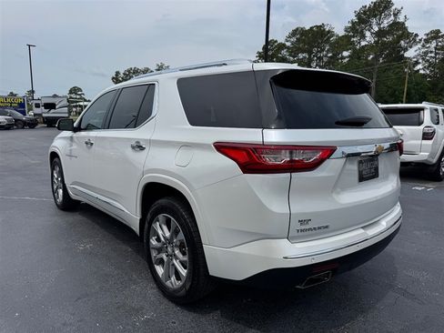 Used 2021 Chevrolet Traverse Premier FWD image 6