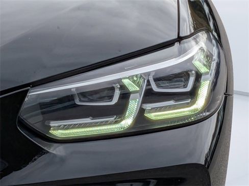 Used 2022 BMW X4 xDrive30i w/ Premium Package 2 image 9