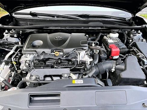 Used 2019 Toyota Camry LE image 30