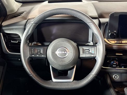 Used 2022 Nissan Rogue Platinum w/ Head-Up Display Package AWD/4WD image 13