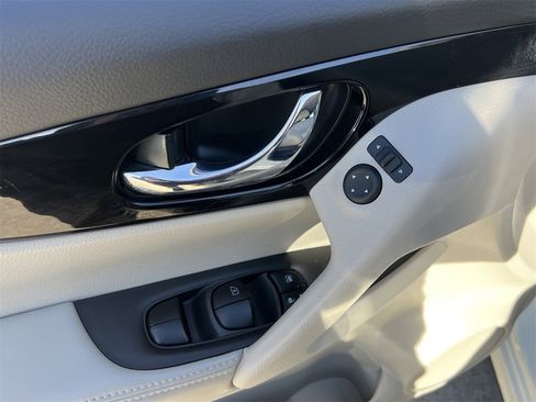 Certified 2022 Nissan Rogue Sport SL image 27