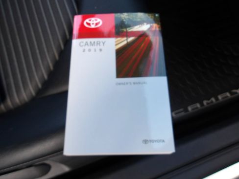 Used 2019 Toyota Camry SE FWD image 26