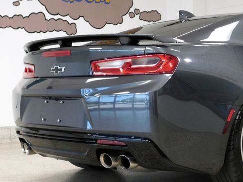 Used 2018 Chevrolet Camaro SS RWD image 64