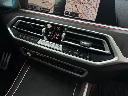 Used 2022 BMW X7 M50i image 46