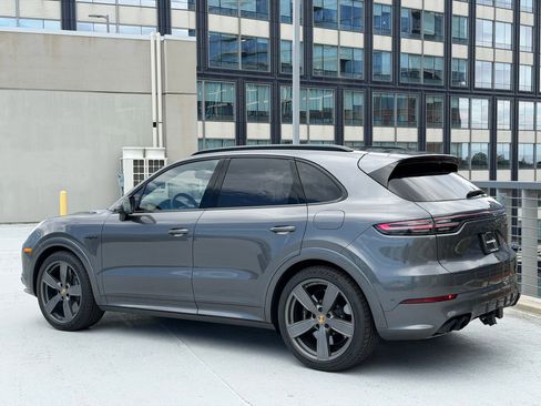 Certified 2023 Porsche Cayenne Turbo S AWD/4WD image 3
