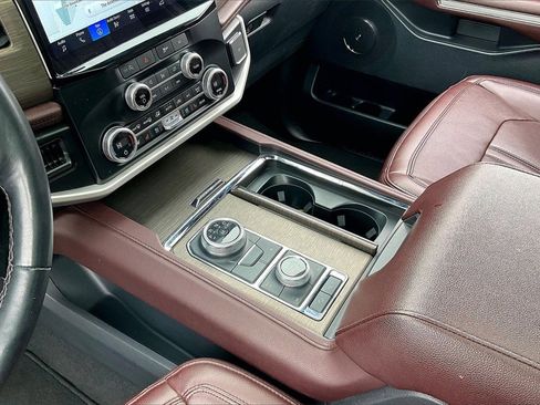 Certified 2024 Ford Expedition Limited image 16