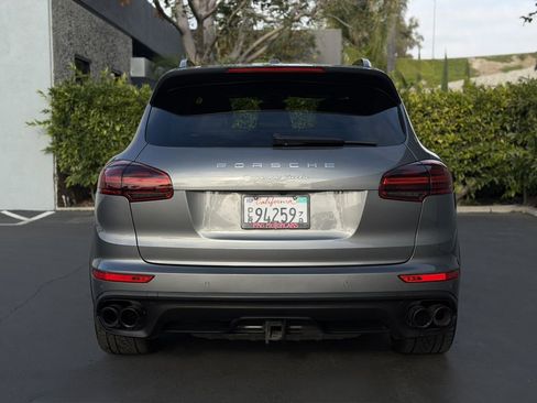 Used 2017 Porsche Cayenne Turbo image 14
