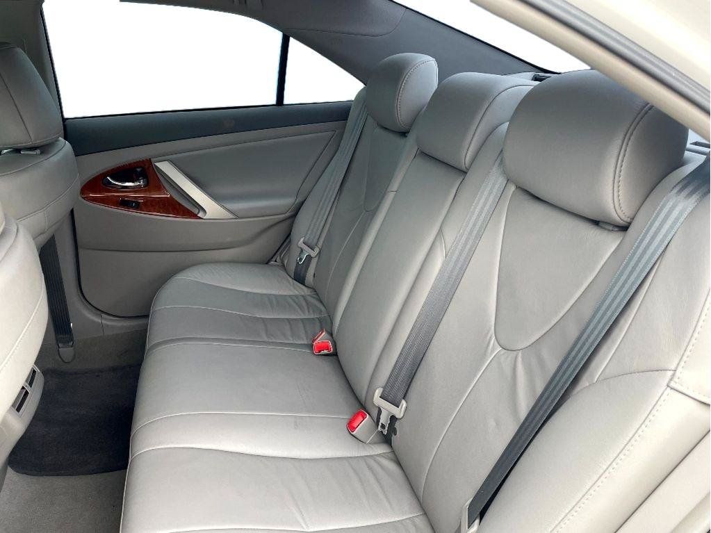 Used 2011 Toyota Camry XLE w/ XLE Extra-Value Pkg #2 FWD image 2