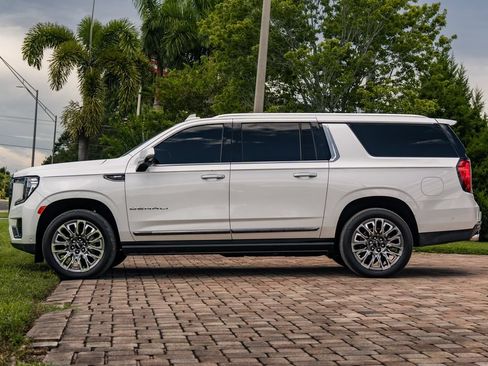 Used 2024 GMC Yukon XL Denali Ultimate AWD/4WD image 2