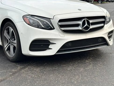 Used 2019 Mercedes-Benz E 300 4MATIC image 2
