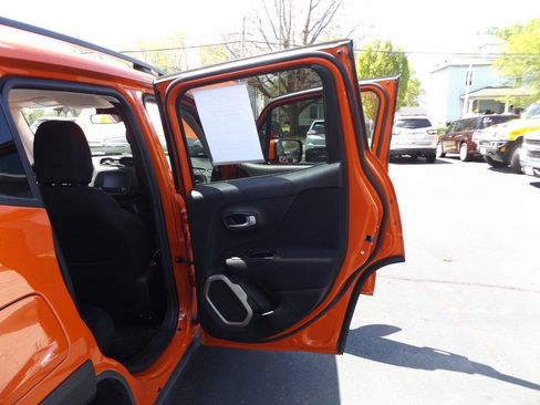 Used 2015 Jeep Renegade Latitude w/ Cold Weather Group image 27
