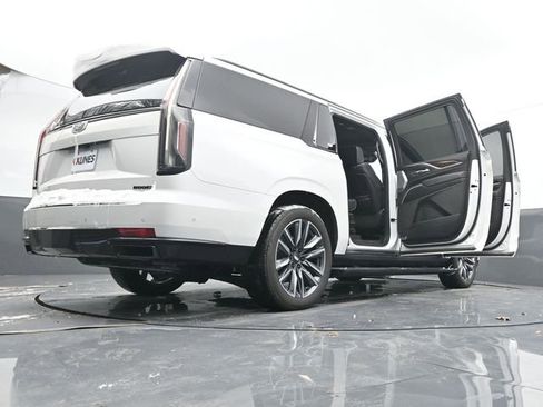 Used 2023 Cadillac Escalade ESV Sport Platinum image 79