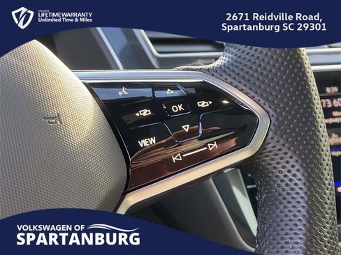 Used 2024 Volkswagen Tiguan SE R-Line image 22