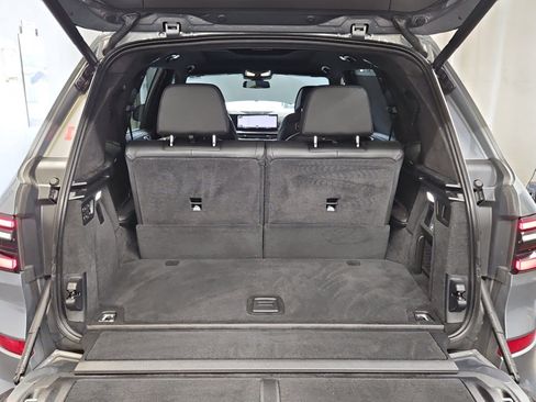 Used 2023 BMW X7 xDrive40i w/ M Sport Package AWD/4WD image 12
