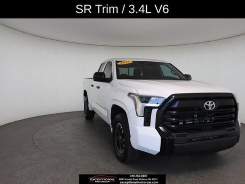 Used 2025 Toyota Tundra SR w/ SR Tow Package AWD/4WD image 29