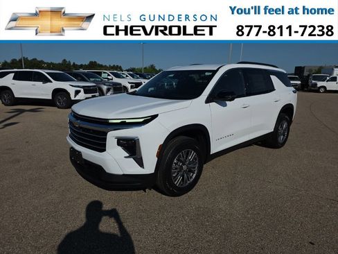 New 2026 Chevrolet Traverse LT w/ Driver Confidence Package image 3