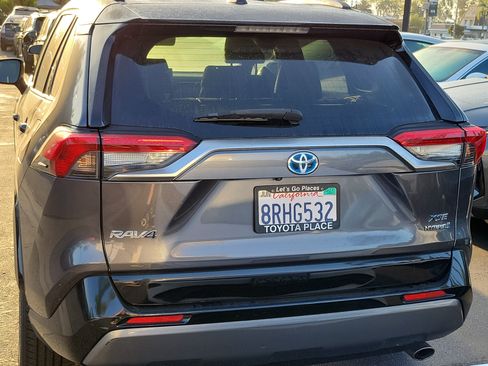 Used 2020 Toyota RAV4 XSE w/ XSE Grade Weather Package AWD/4WD image 4