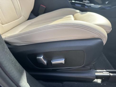 Used 2023 BMW X3 sDrive30i w/ Premium Package w/ZPA RWD image 15