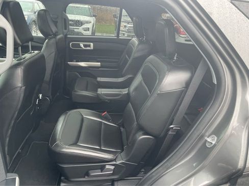 Used 2023 Ford Explorer XLT w/ Equipment Group 202A AWD/4WD image 32