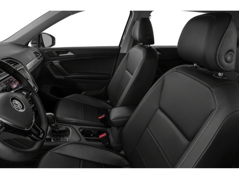 Used 2021 Volkswagen Tiguan SE w/ Panoramic Sunroof Package AWD/4WD image 8