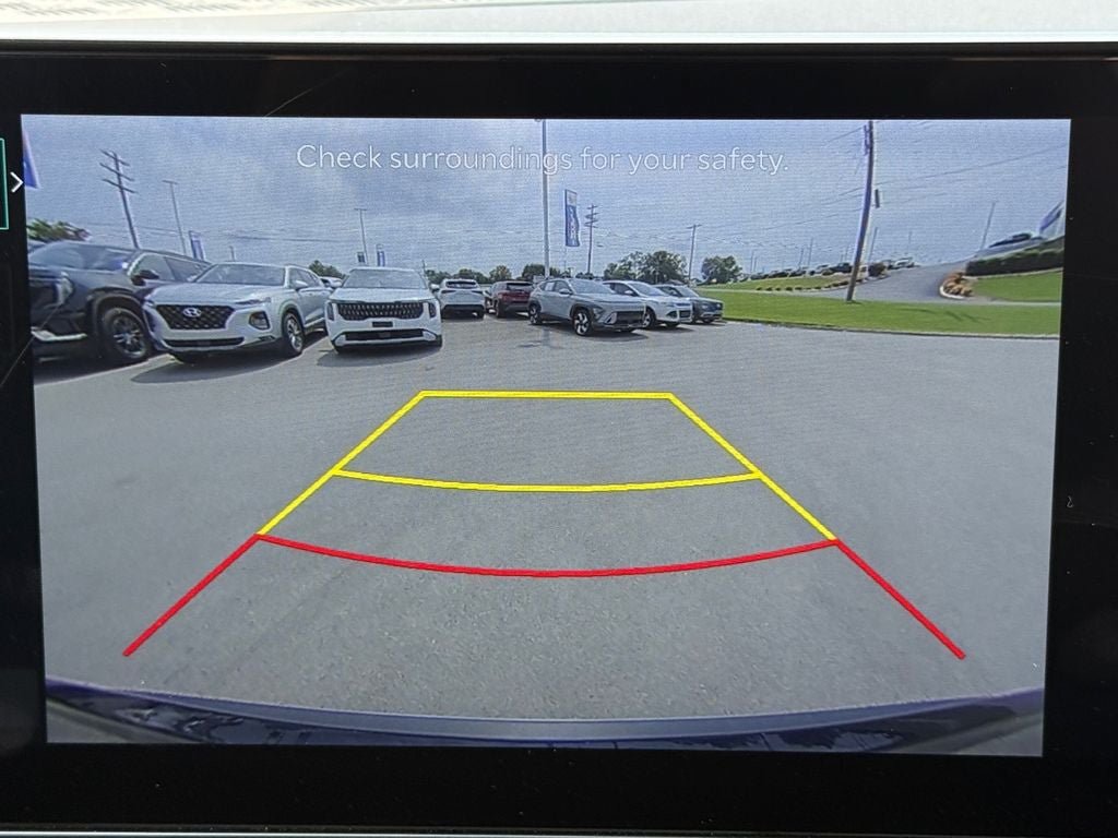 Used 2025 Kia Carnival FWD image 28