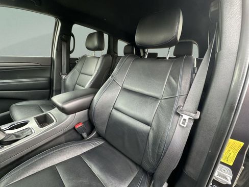 Used 2021 Jeep Grand Cherokee Laredo image 14