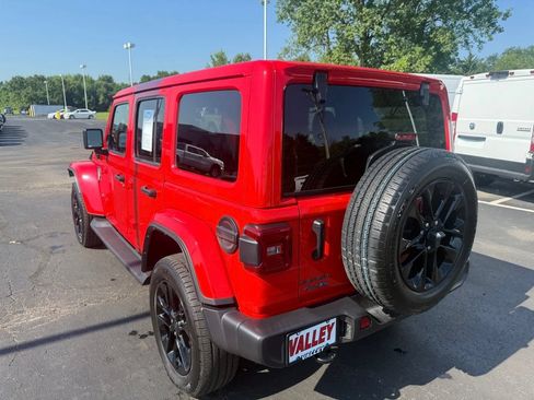 Used 2025 Jeep Wrangler Unlimited Sahara AWD/4WD image 6