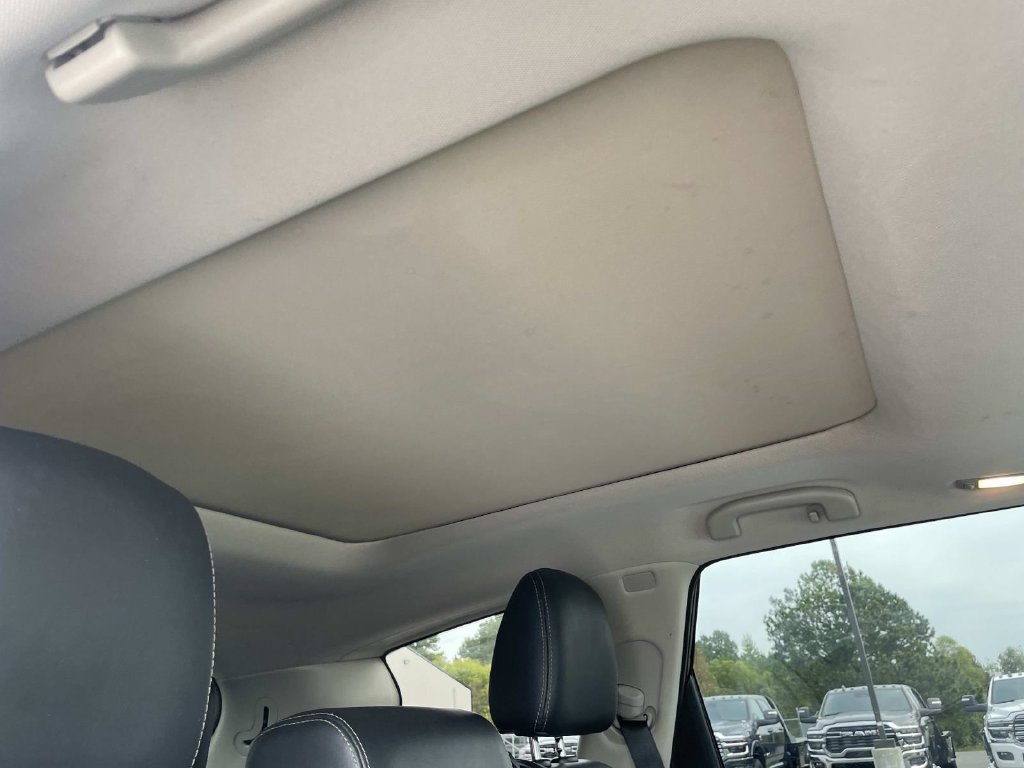 Used 2019 INFINITI QX60 Luxe w/ Sensory Package FWD image 27