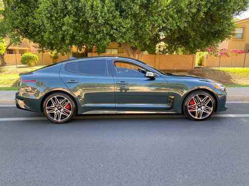 Used 2022 Kia Stinger GT1 RWD image 6