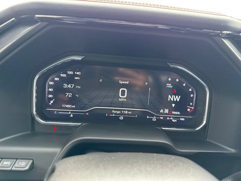 Used 2025 GMC Sierra 2500 AT4 w/ Technology Package AWD/4WD image 15