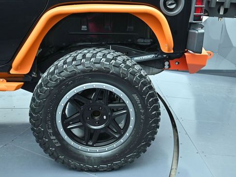 Used 2015 Jeep Wrangler Unlimited Sport w/ Connectivity Group image 9