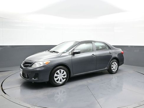 Used 2012 Toyota Corolla LE image 10