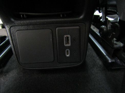 Used 2020 Buick Encore GX Select w/ Sport Touring Package AWD/4WD image 29