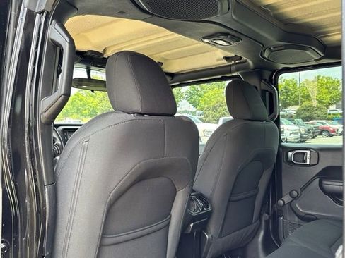 Used 2018 Jeep Wrangler Unlimited Sport AWD/4WD image 26