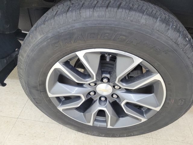 Used 2023 Chevrolet Silverado 1500 LT AWD/4WD image 10