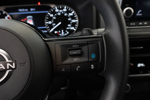 Used 2023 Nissan Rogue SV AWD/4WD image 13