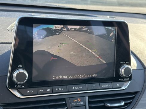 Used 2024 Nissan Altima 2.5 SV image 5