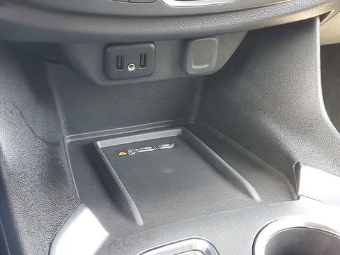 Used 2023 Chevrolet Traverse LT AWD/4WD image 28