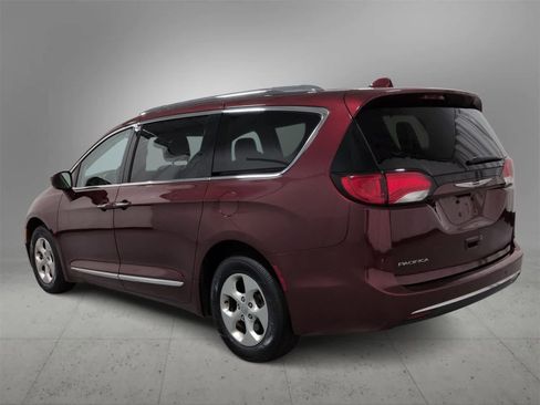 Certified 2017 Chrysler Pacifica Touring-L Plus image 6