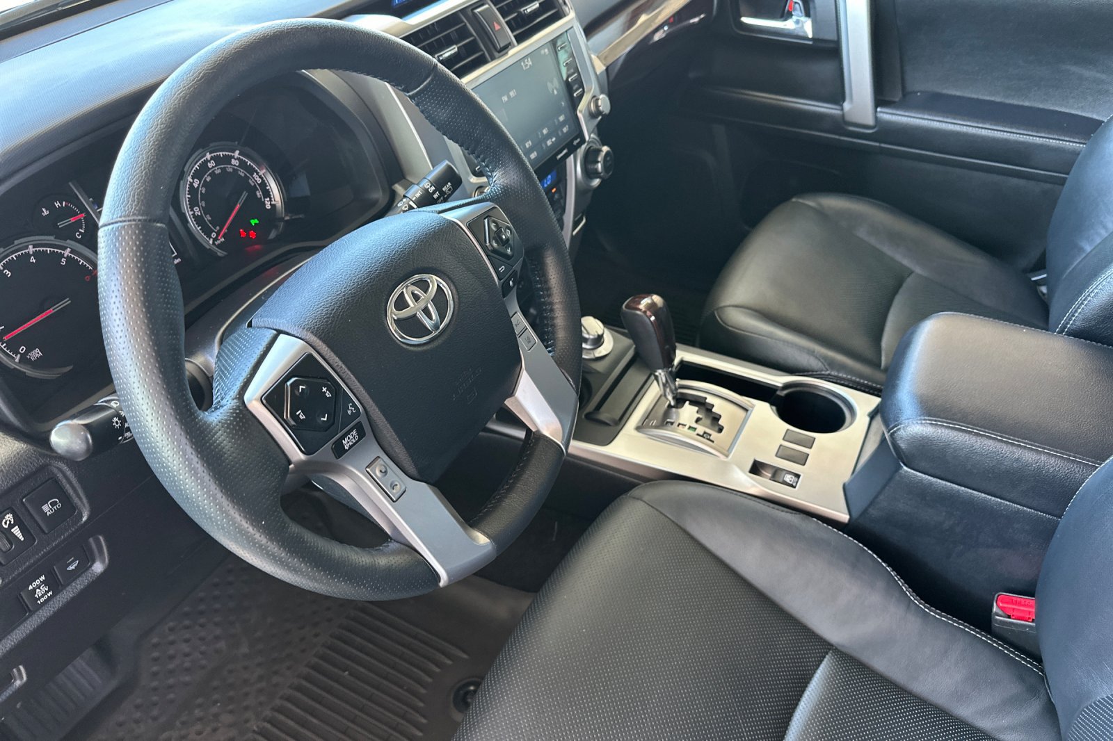 Used 2023 Toyota 4Runner Limited AWD/4WD image 10
