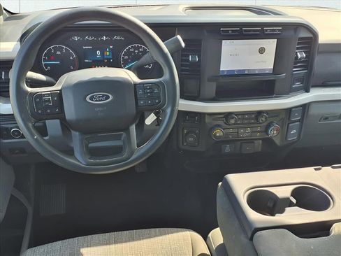 Used 2024 Ford F250 XLT w/ FX4 Off-Road Package image 3