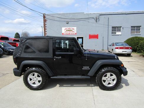Used 2012 Jeep Wrangler Sport image 5