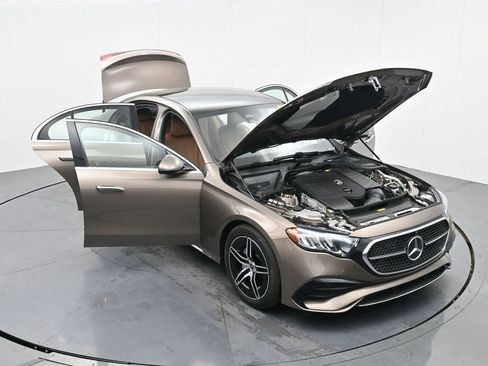 Used 2025 Mercedes-Benz E 350 Sedan image 34
