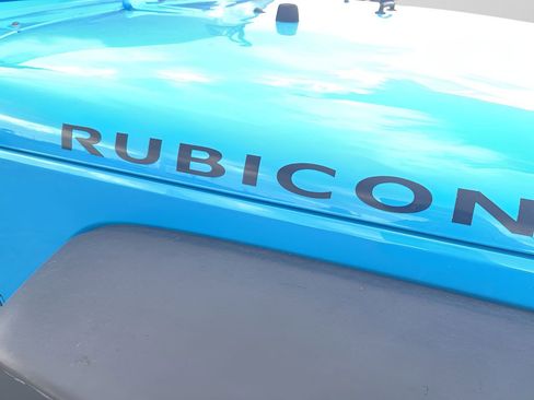 Used 2017 Jeep Wrangler Unlimited Rubicon w/ Connectivity Group image 30