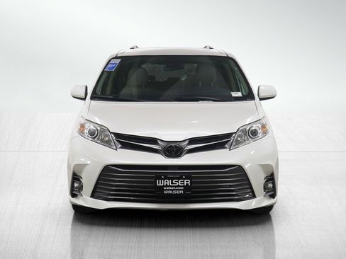 Used 2020 Toyota Sienna XLE image 8