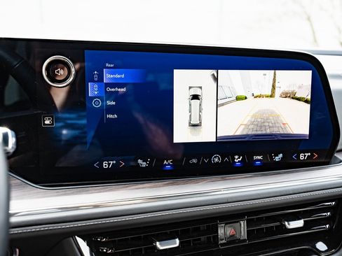 Used 2025 Chevrolet Suburban Z71 w/ Comfort Package image 37