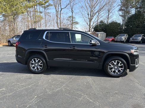 Used 2023 GMC Acadia SLT image 4