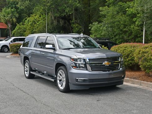 Used 2020 Chevrolet Suburban Premier AWD/4WD image 6