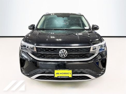 Used 2022 Volkswagen Taos SE AWD/4WD image 2