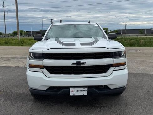 Used 2018 Chevrolet Silverado 1500 Custom w/ Custom Convenience Package AWD/4WD image 33